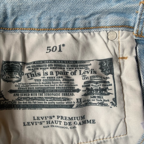Levi’s 501 Shorts - Picture 3 of 4